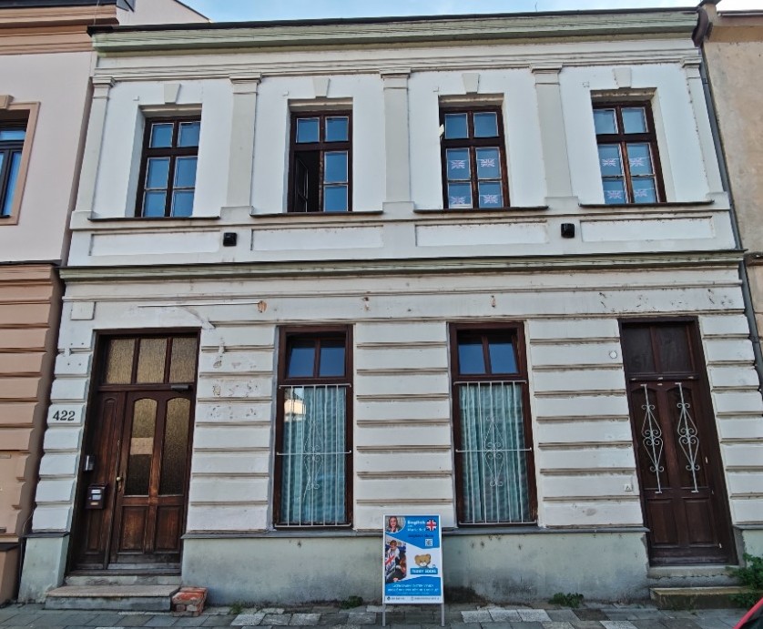Najdete nás na adrese Blahoslavova 422, Kroměříž, v 1. patře.